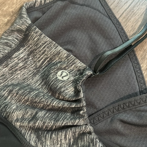Lululemon Womens Gray Embrace Tank Top 10 - Picture 4 of 5